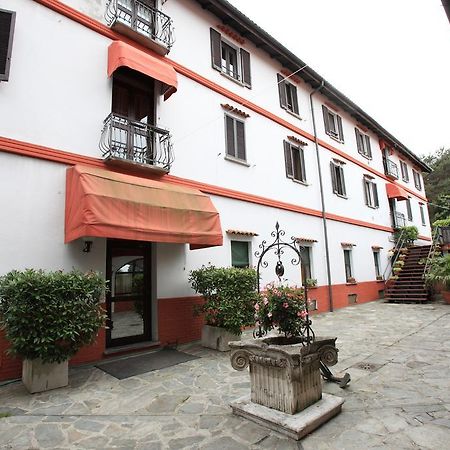 Il Castello B&B Варалло-Помбия Экстерьер фото