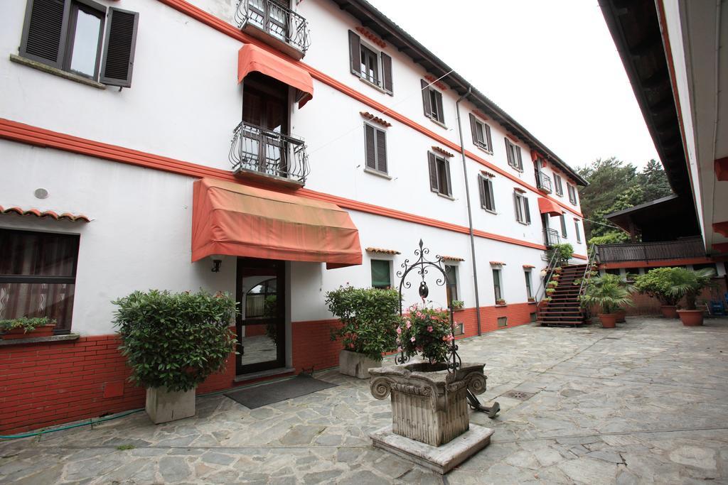 Il Castello B&B Варалло-Помбия Экстерьер фото