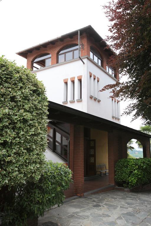 Il Castello B&B Варалло-Помбия Экстерьер фото